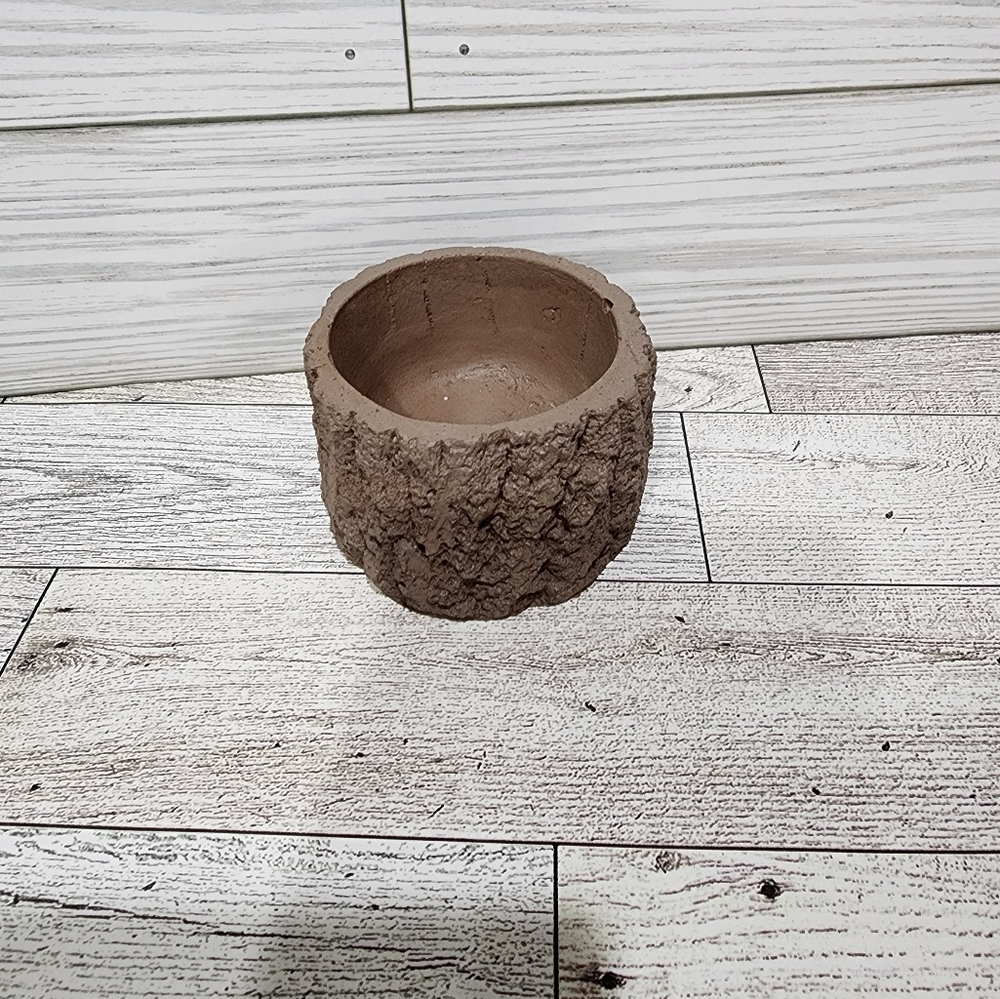 Tealight candle holder